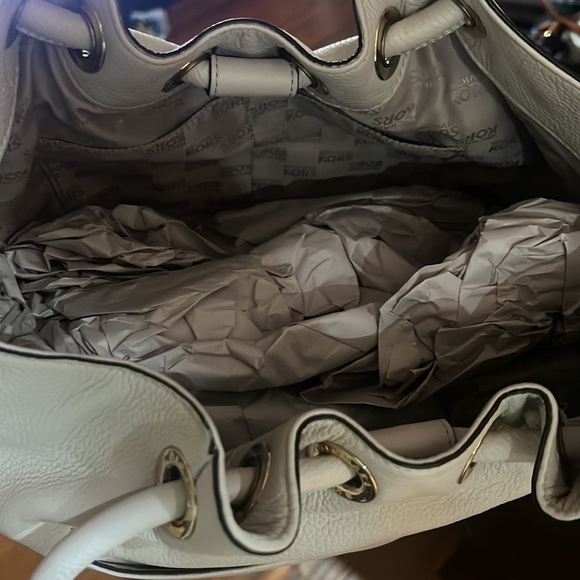 Authentic Vanilla Michael Kors Handbag - Picture 4 of 5